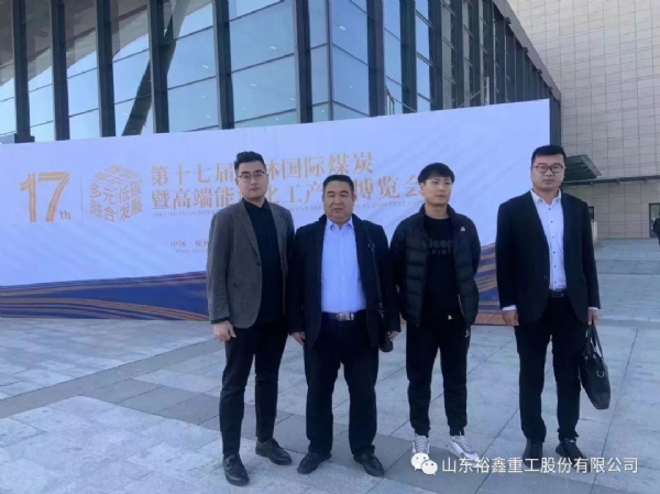 人間四月天,我們?cè)谡箷?huì)綻放光彩